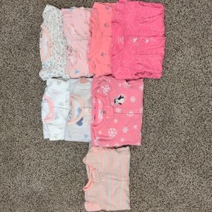 8 Pajamas - 1x 3-6 months / 3x 6 months / 4x 9 months